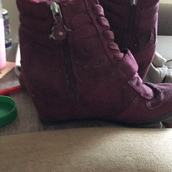 Maroon zip up boots by vera Wang - Picture 3 of 3